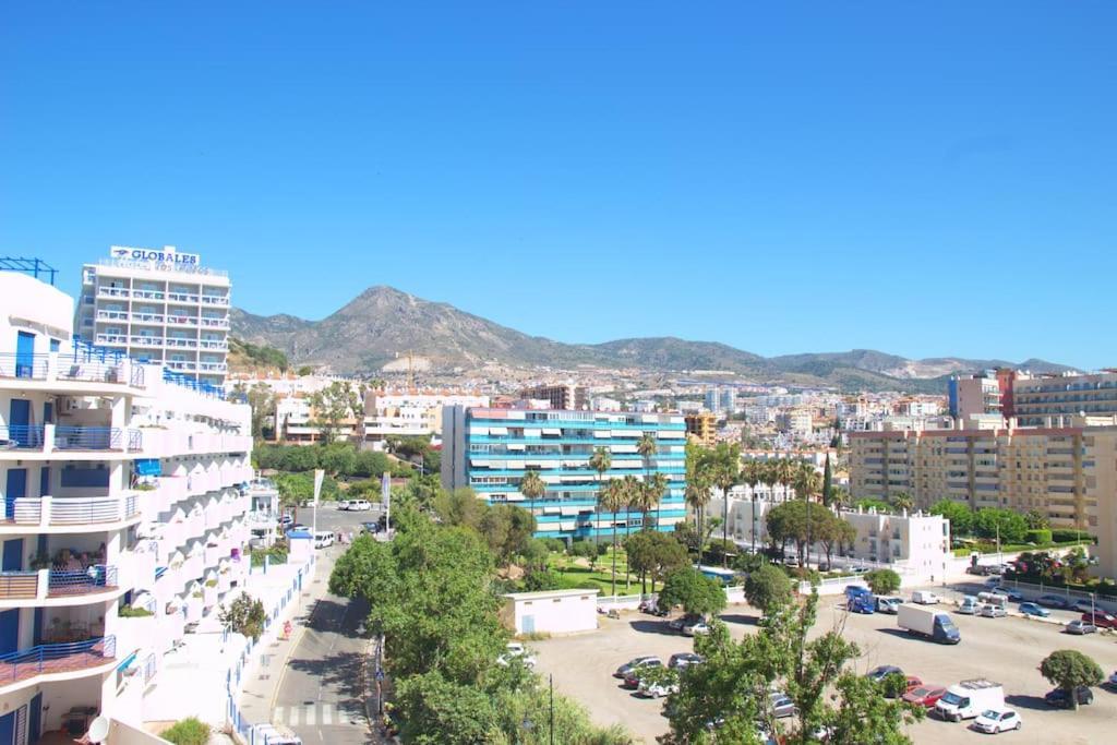 Apartamento A Pie De Playa Con Terraza Y Piscinas Apartment Benalmadena Luaran gambar