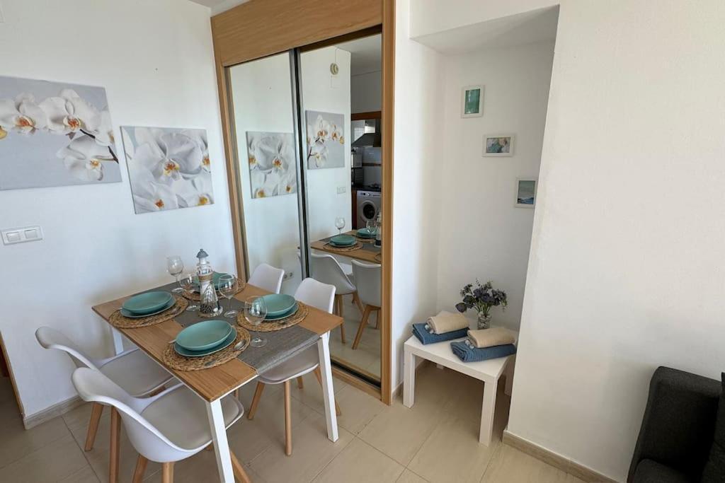 Apartamento A Pie De Playa Con Terraza Y Piscinas Apartment Benalmadena Luaran gambar